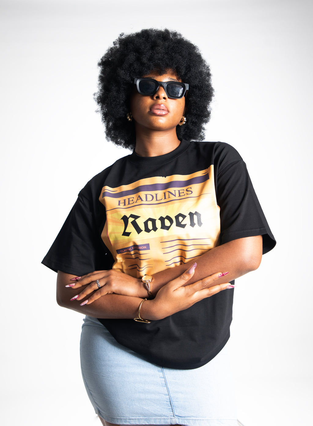 HEADLINES, BLACK T-SHIRT