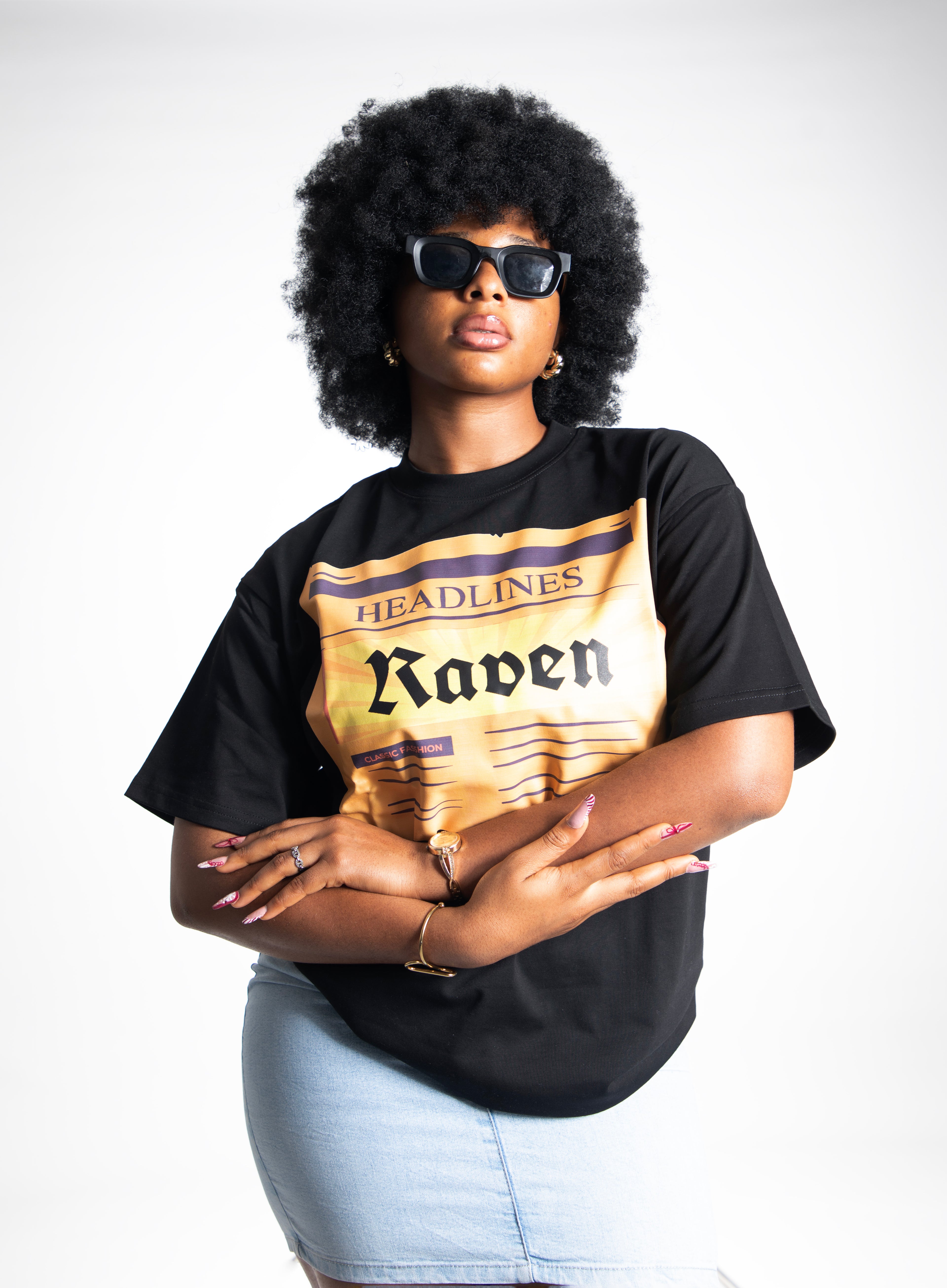 HEADLINES, BLACK T-SHIRT