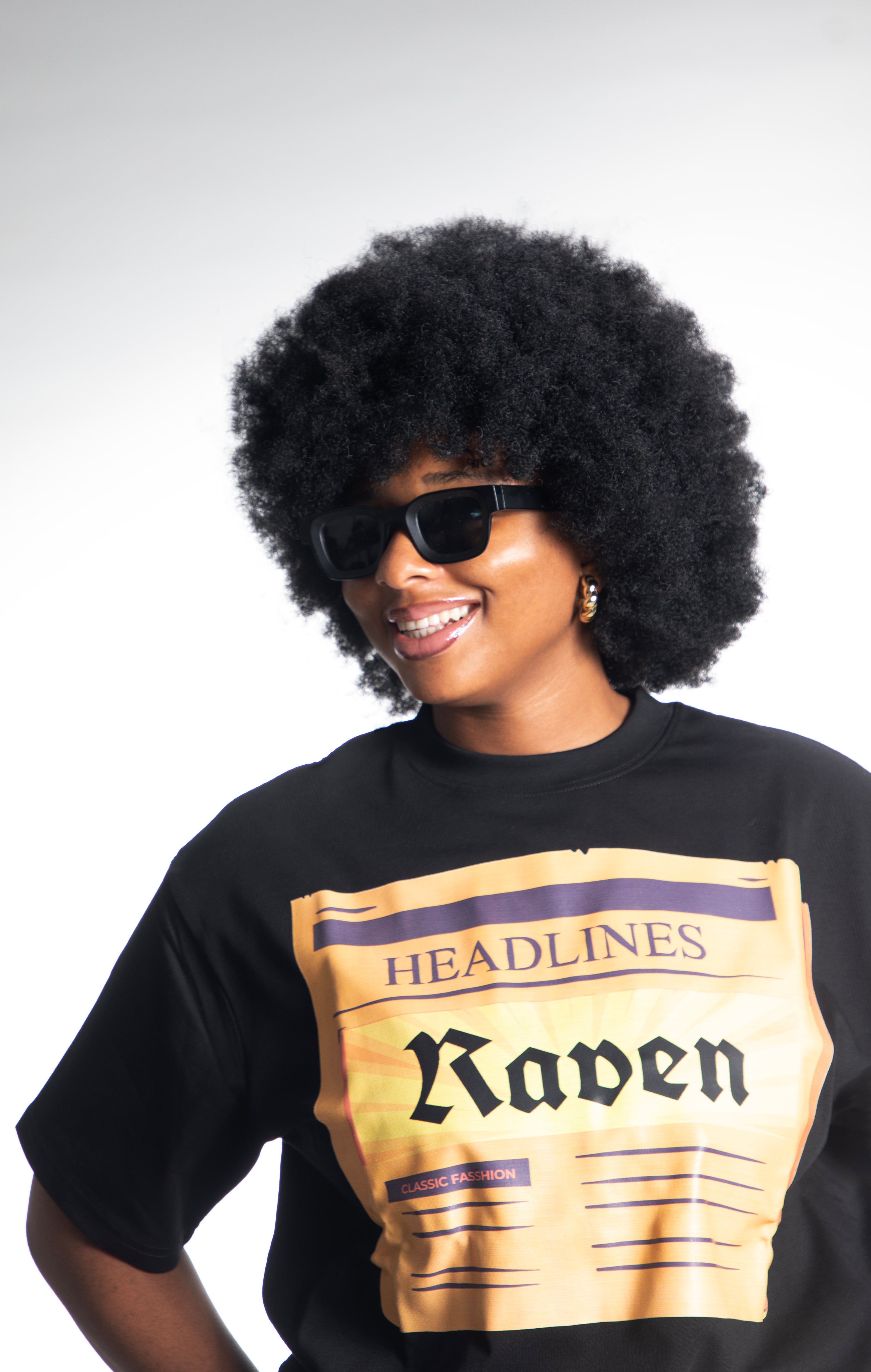 HEADLINES, BLACK T-SHIRT