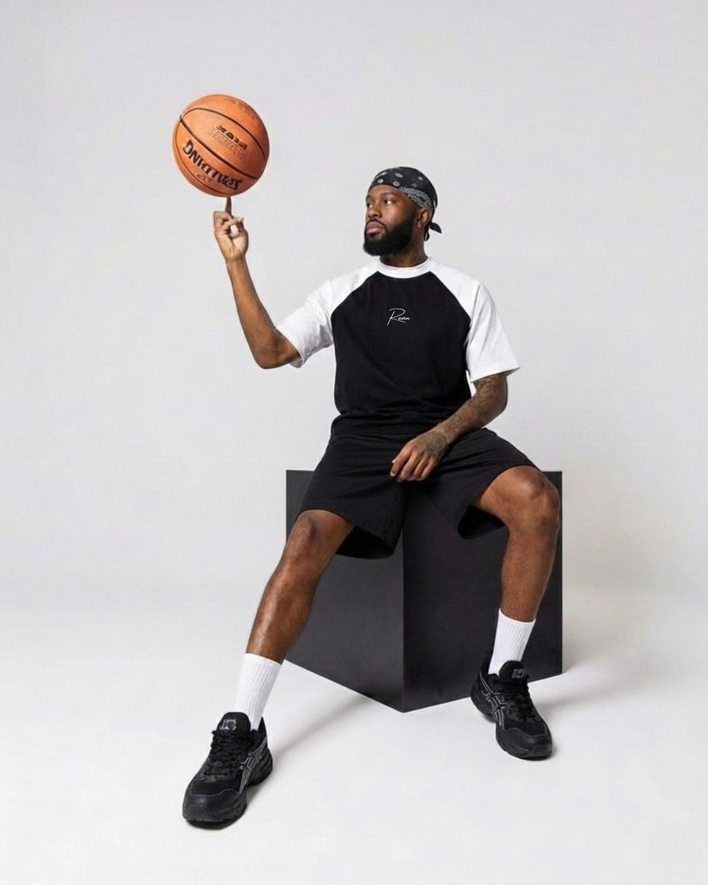 BLACK-AND-WHITE RAGLAN T-SHIRT